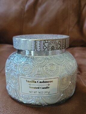 Vanilla Cashmere Scented Candle - Decorative Glass Jar 14oz